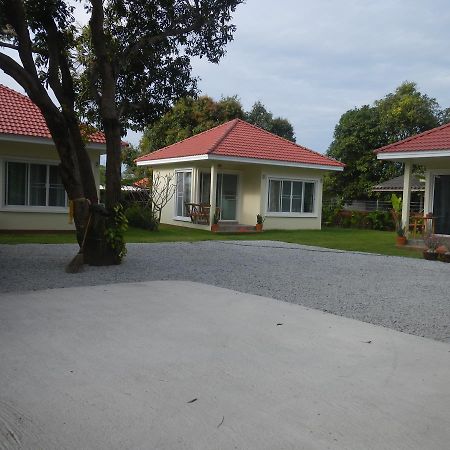 Pat'S Hideaway Bungalows 罗勇 外观 照片
