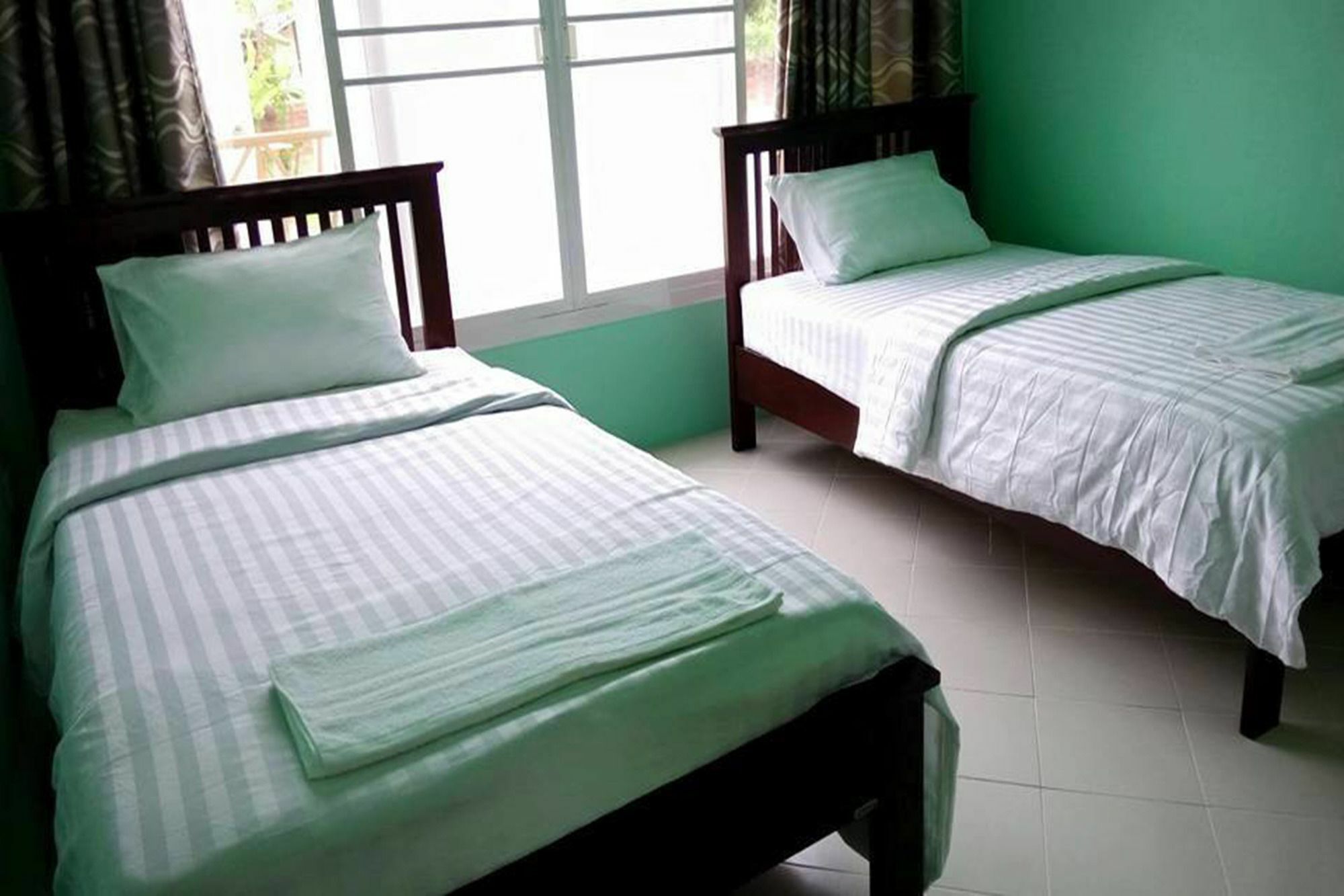 Pat'S Hideaway Bungalows 罗勇 外观 照片